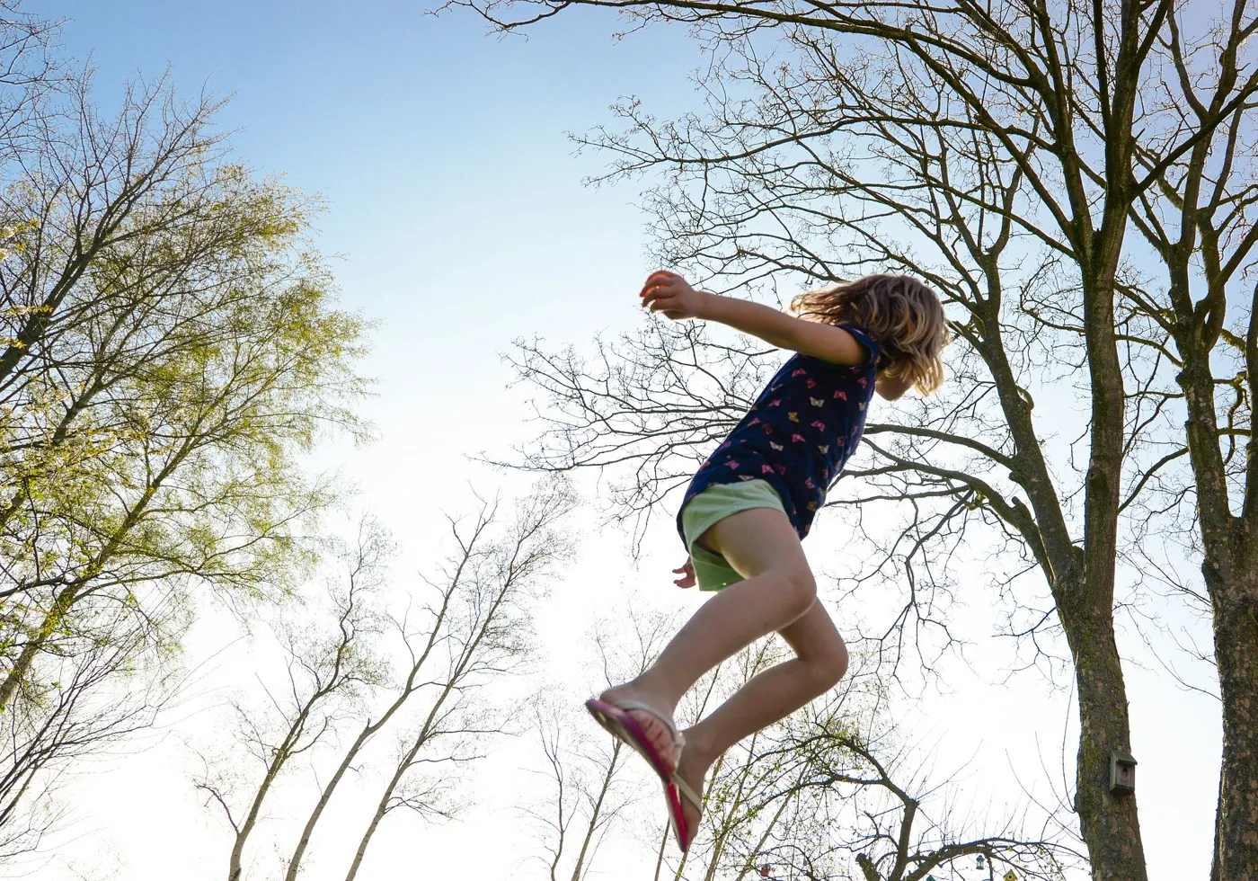 XXL Trampolin für Bewegung und Spaß im Garten!