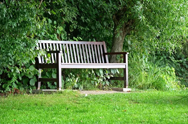 Eine 2 Sitzer Gartenbank für deinen Garten kaufen!