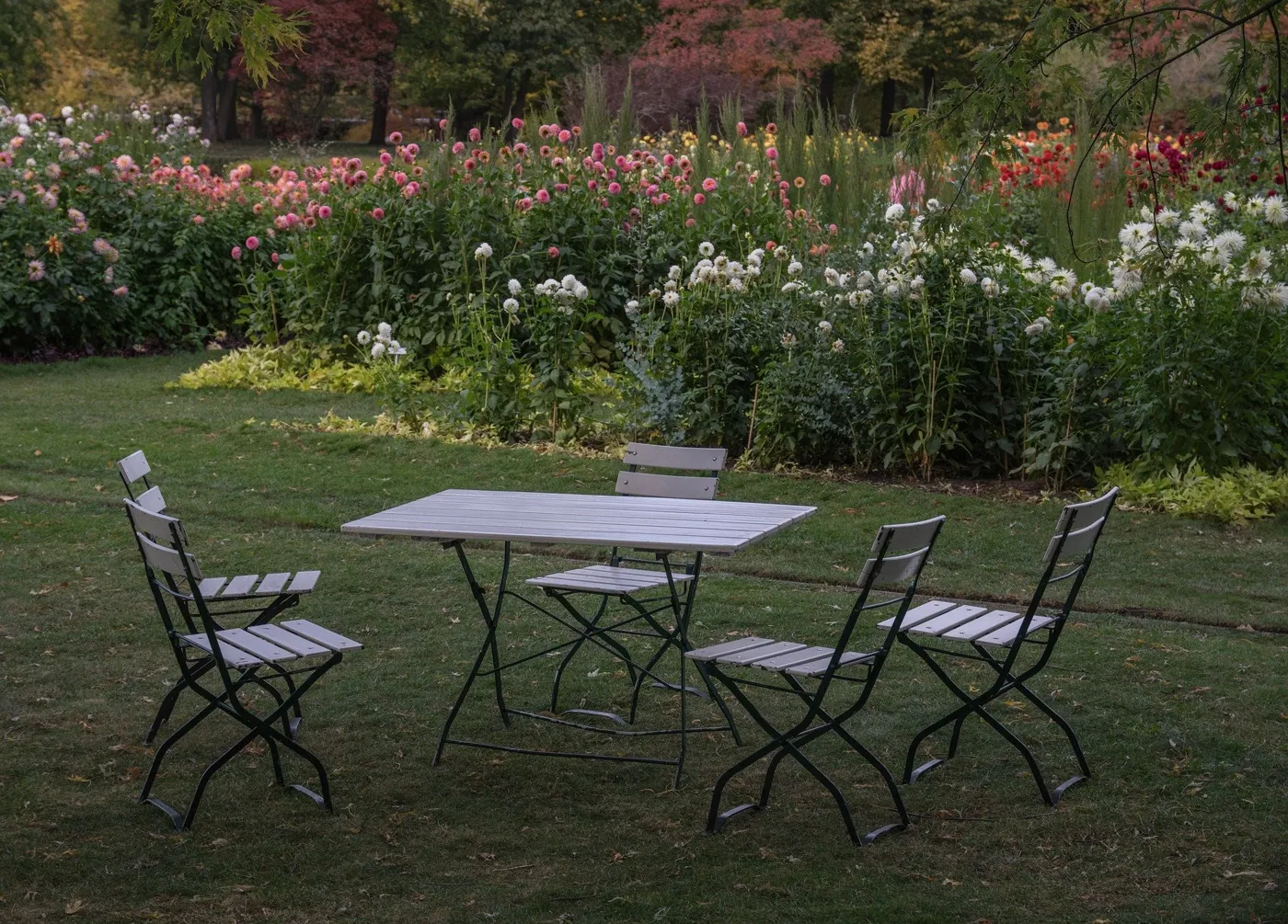 Gartenstuhl Kunststoff – Den perfekten Stuhl für deinen Garten finden